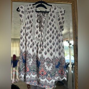 Daniel Rainn White and Blue Patterned Top